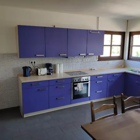 Mit 123qm Fuer 8 Personen Mit Sehr Grossem Garten, Einfache Innen-ausstattung