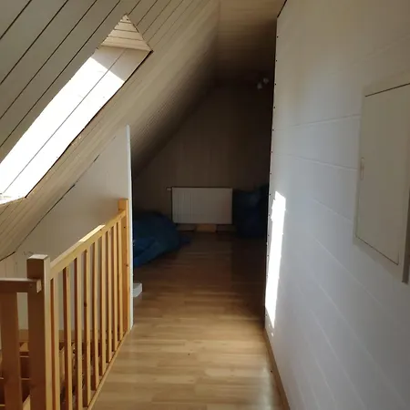 Mit 123qm Fuer 8 Personen Mit Sehr Grossem Garten, Einfache Innen-ausstattung Leipzig