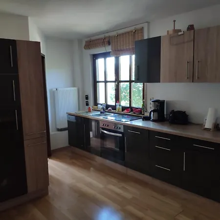 Mit 123qm Fuer 8 Personen Mit Sehr Grossem Garten, Einfache Innen-ausstattung * Leipzig