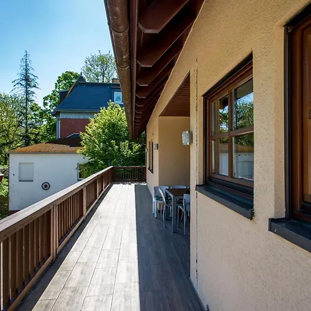 Apartment Mit 123qm Fuer 8 Personen Mit Sehr Grossem Garten, Einfache Innen-ausstattung *