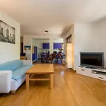 Mit 123qm Fuer 8 Personen Mit Sehr Grossem Garten, Einfache Innen-ausstattung Apartman