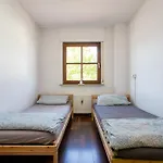 Mit 123qm Fuer 8 Personen Mit Sehr Grossem Garten, Einfache Innen-ausstattung *