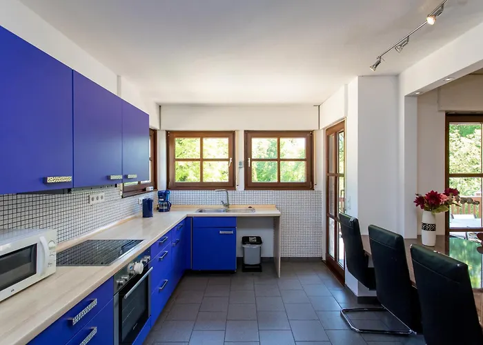 Apartment Mit 123qm Für 8 Personen Mit Sehr Großem Garten, Einfache Innen-ausstattung